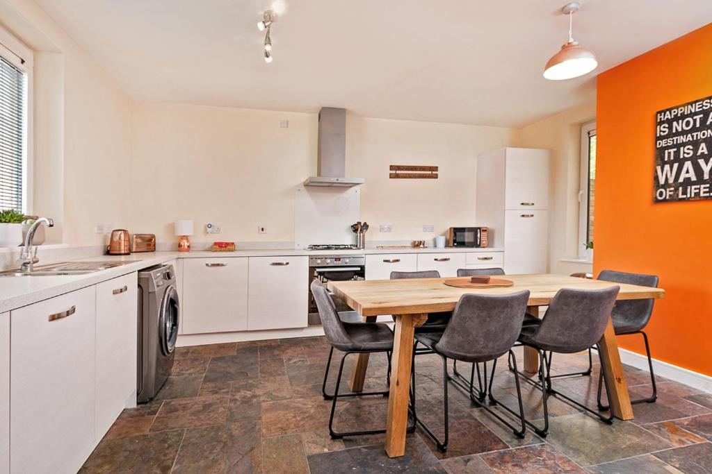 Holiday home Beautiful Centre House With Parking! Sleeps 6