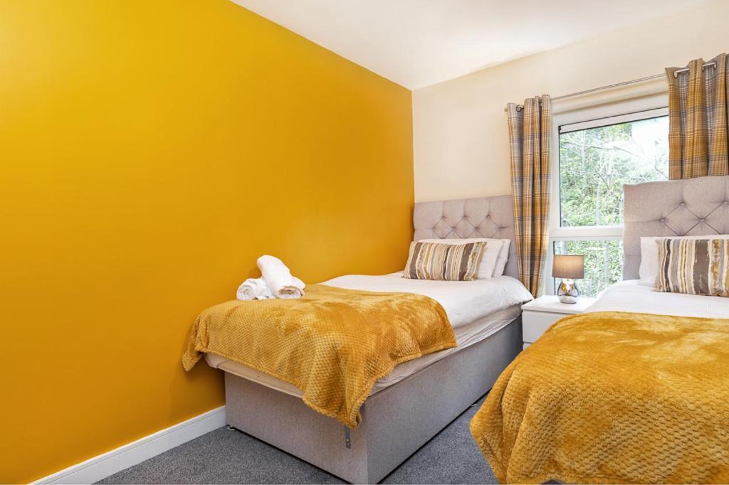 Beautiful Centre House With Parking! Sleeps 6 Holiday home