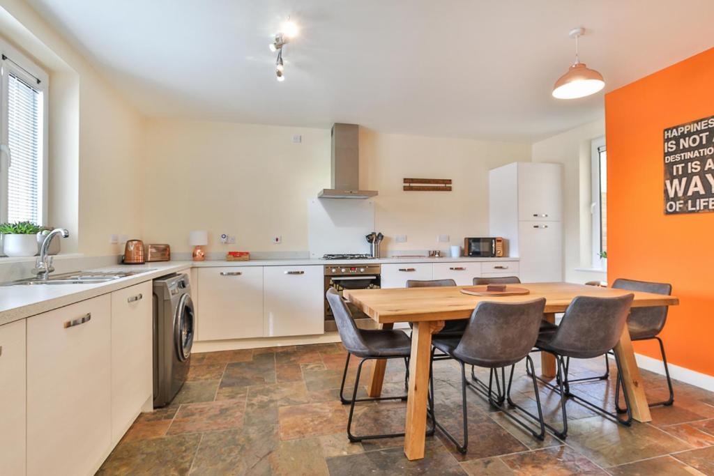 Beautiful Centre House With Parking! Sleeps 6 Sheffield